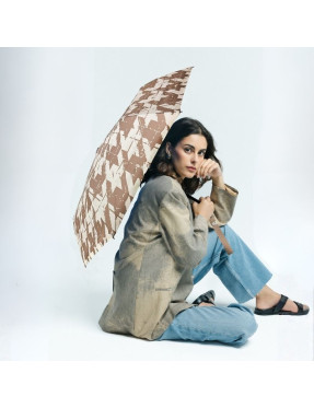 smati parapluie mains libres compact automatique pied-de-poule couleur taupe écru avec sa dragonne couture assortie