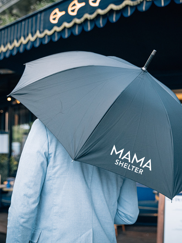 Personnalisation Pro – Parapluie Mama Shelter personnalisé